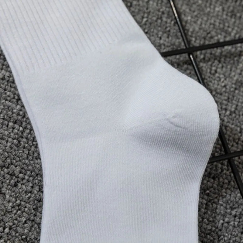 2 Pairs of Men's Crew Socks, Pure White, Simple English Style, Popular, Moisture-wicking and Sweat-absorbing
